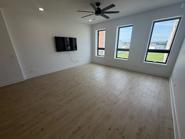 317 N 2nd St #1 — Photo 3
