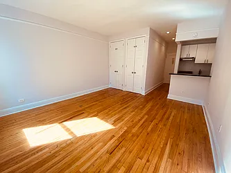 Rented by Metropolis Real Estate of Manhattan