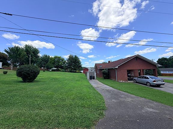 5th image of 267 Lincoln Ave