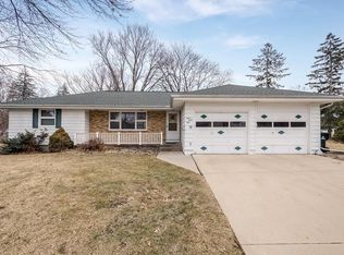 341 22nd St NW, Cedar Rapids, IA 52405