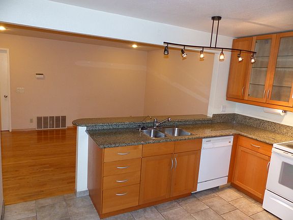 2nd image of 5537 Makati Cir