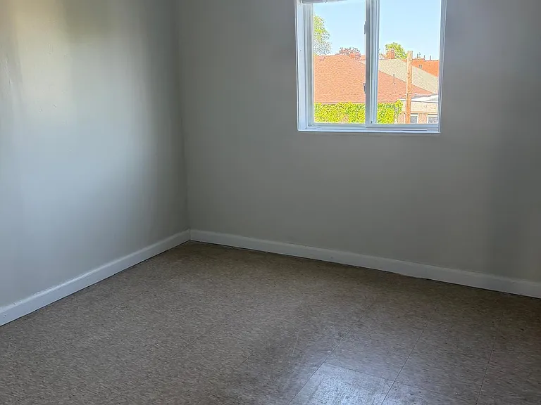 1932 Broad St #3 — Photo 2