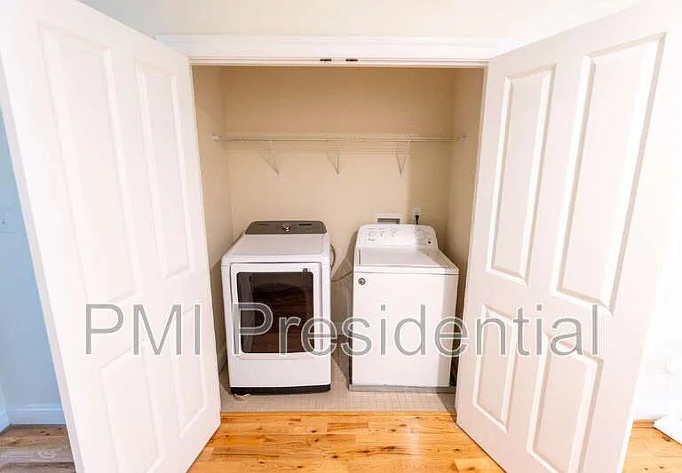 1107 N 27th St — Photo 15