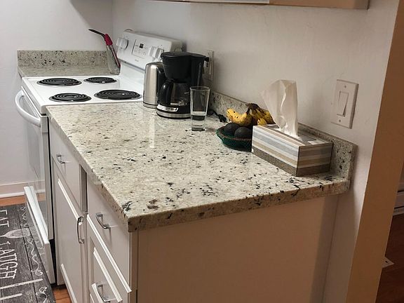 2nd image of 1125 Cherry Ave APT A