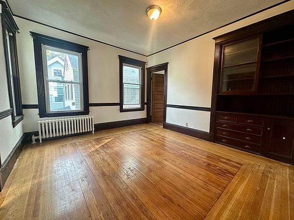 2nd image of 80 Fairbanks St #2B