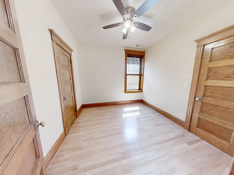 1443 W Belle Plaine Ave #2 — Photo 7