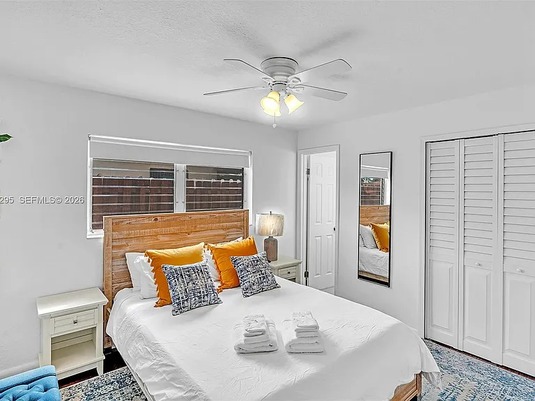 4633 SW 28th Ave — Photo 52