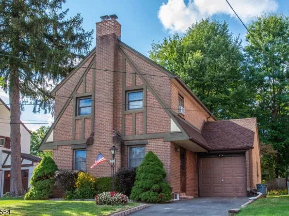 20 New Brier Ln, Clifton City, NJ 07012