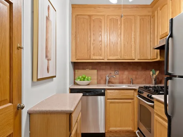 251 East 51st Street image 6 of 8