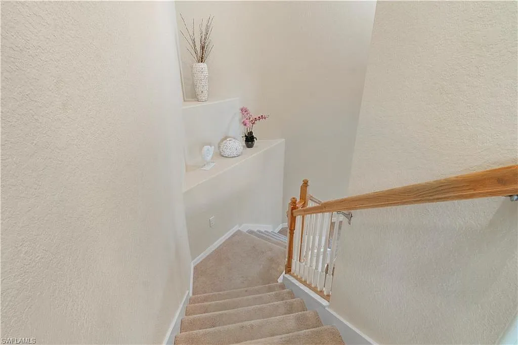 3 bed, 2.0 bath, 2858 sqft, $10,000 — Photo 3