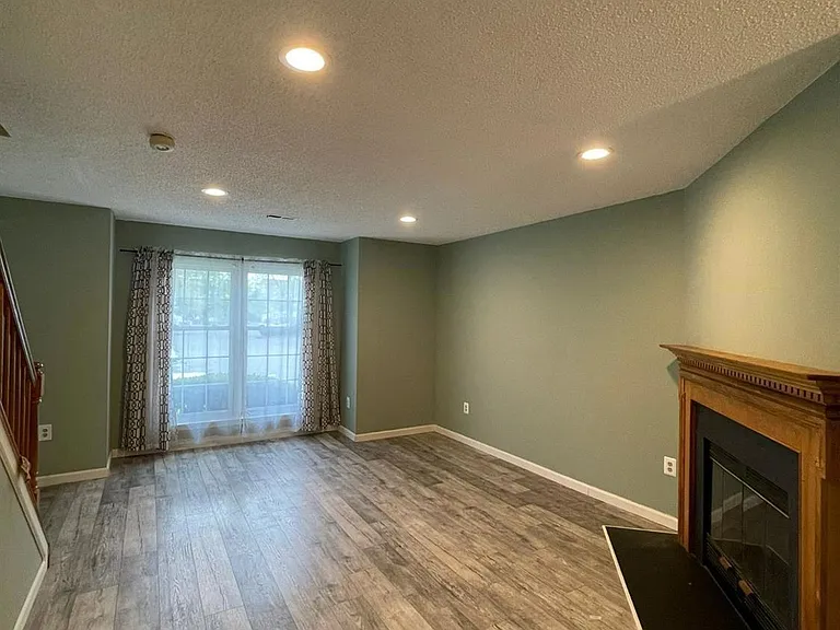 9 Carrie Ct — Photo 10