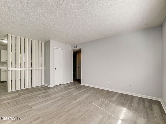5th image of 5240 WESTCHASE Court