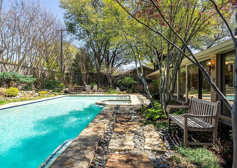 1st image of 7029 Meadowcreek Dr