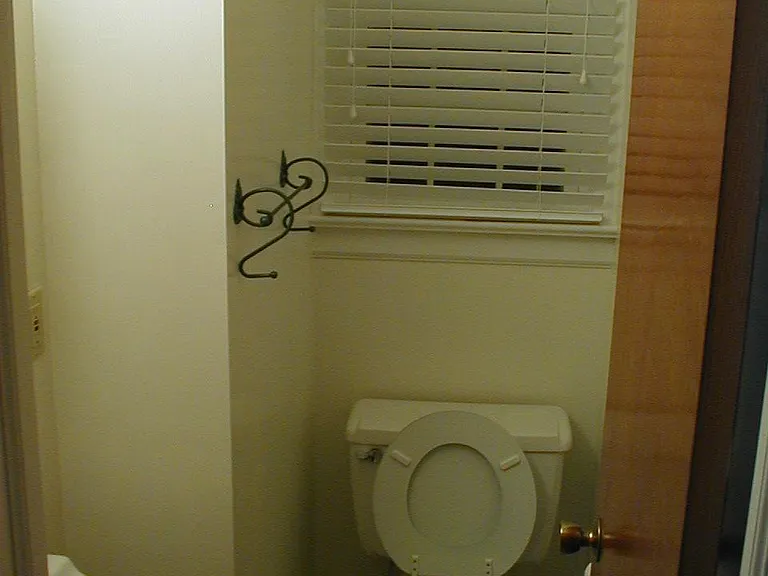 1/2 Bath