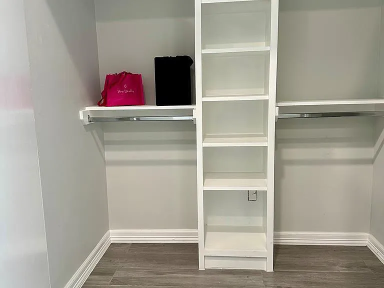 7005 Heliconia Dr — Photo 21