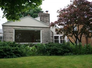 315 Edgewater Dr, Mishawaka, IN 46545