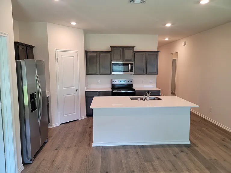 1216 Riverbrook Ln — Photo 11