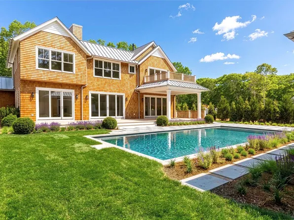https://photos.zillowstatic.com/fp/99a7d039a1ddbd3bb5865ad2c96d510d-p_e.webp