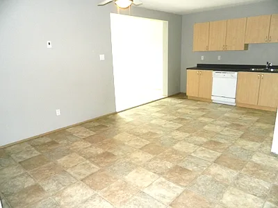 Wentworth Apartments — Photo 4