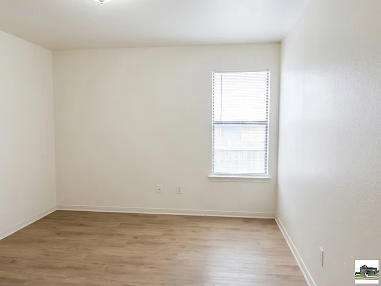 305 Cedar Ridge Dr #A — Photo 11