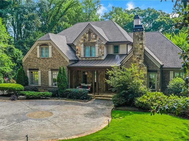 5265 Peachtree Dunwoody Rd — Photo 112