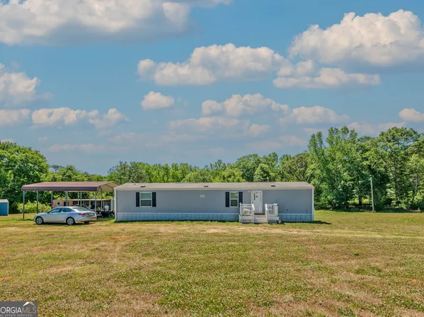 5 Mason Dr, Royston, GA 30662