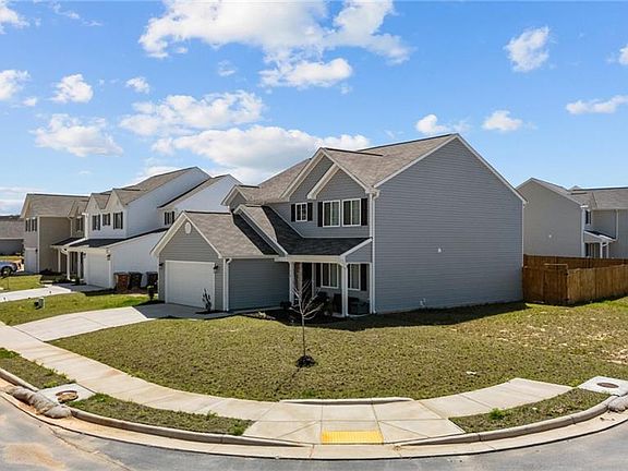 5th image of 718 Torbay Dr
