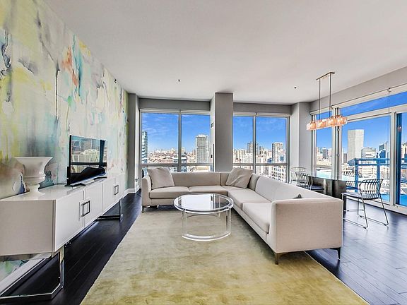5th image of 757 N Orleans St #2203
