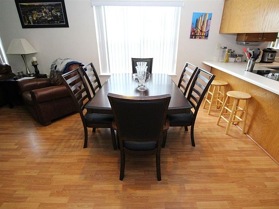 5th image of 134 Wildflower Ln