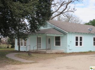 322 W Austin St, Luling, TX 78648