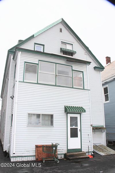 4th image of 811 Grant Avenue