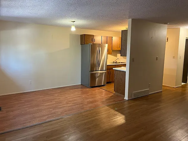 14 Cardinal Ave — Photo 2