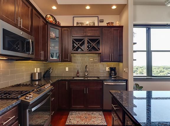 5th image of 212 N Center St Unit 702