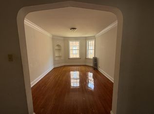 6644 N Clark St APT 1B, Chicago, IL 60626