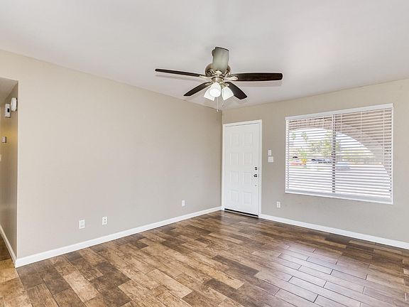 3rd image of 2323 E Hampton Ave
