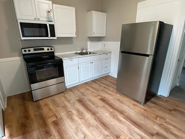 9 Lewis Pl — Photo 1