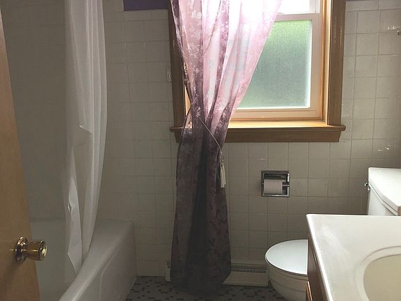 5th image of 10351 Dickens St APT 1W