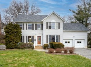 21 Willow St, Chatham, NJ 07928