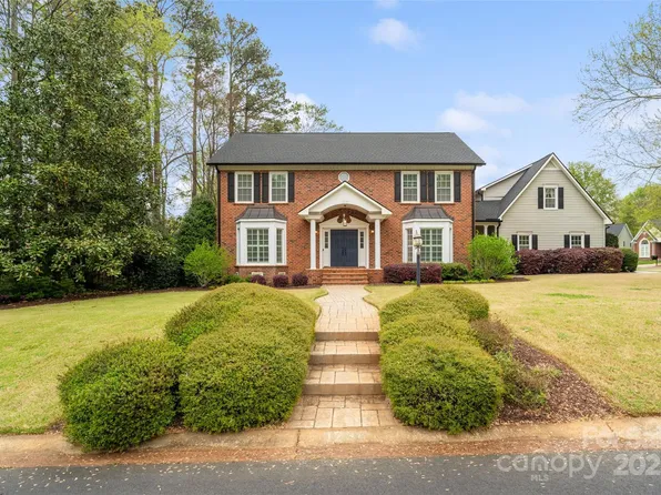 1736 Cavendale Dr, Rock Hill, SC 29732