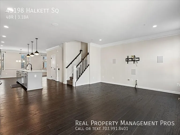 43198 Halkett Sq — Photo 3