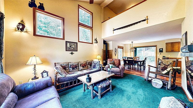 4th image of 80 Evergreen Way
