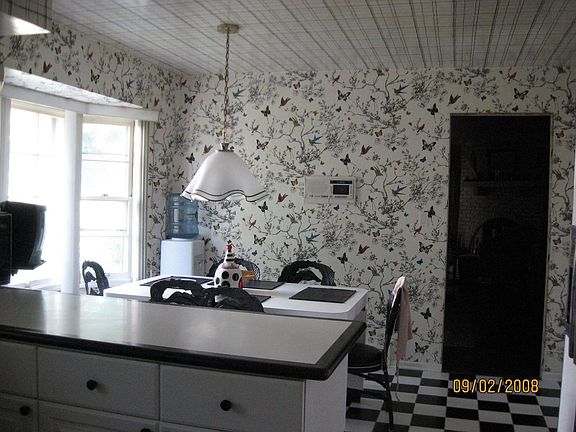 Custom Wallpaper/Floor