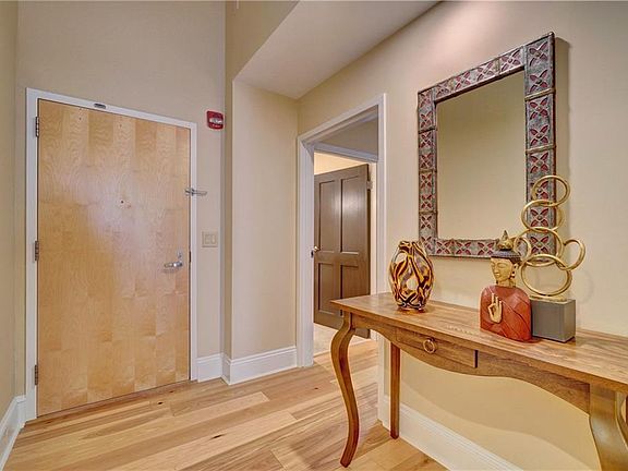 4th image of 219 Granby St Unit 21