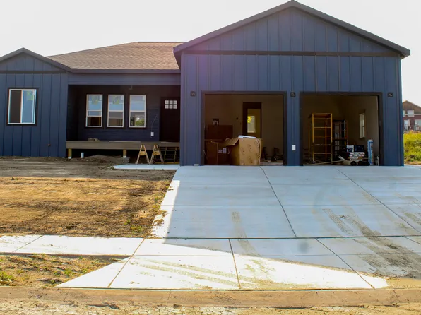 1305 Tara Ln SW, Watford City, ND 58854