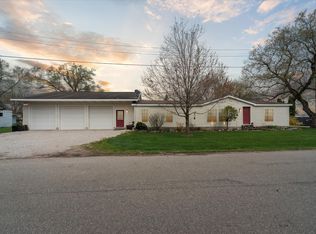 162 W Pearl St, Crystal, MI 48818