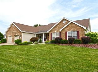 2216 Birmingham Dr, Shiloh, IL 62221