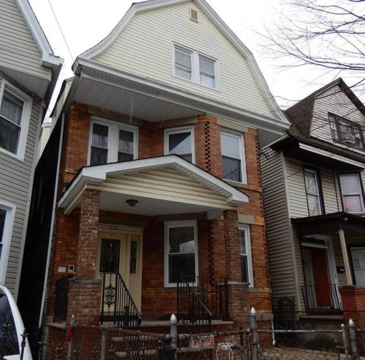 3 bed, 1000 sqft, $2,150 — Photo 1
