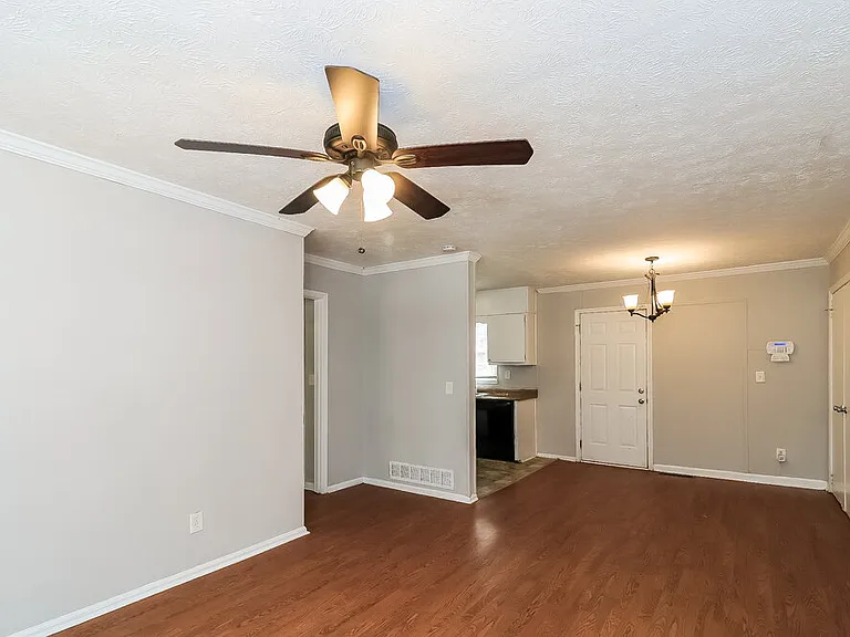 851 Grayson Hwy — Photo 8