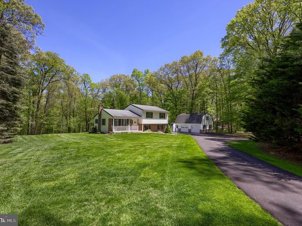 205 Acorn Ln, Lititz, PA 17543