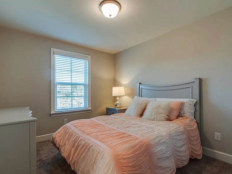 111 Brighton Ln — Photo 9